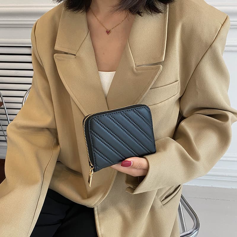 二つ折り財布 キルティングステッチ コンパクト財布