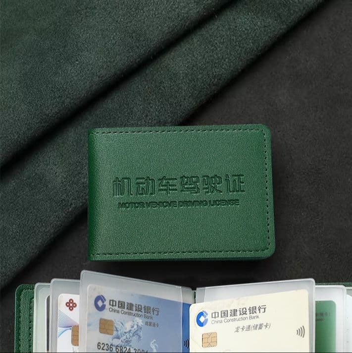 二つ折り財布 免許証・身分証収納二つ折りパスケース