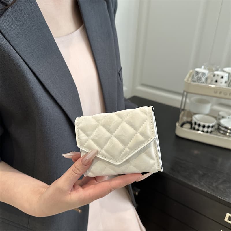二つ折り財布 ふんわりキルト コンパクト財布
