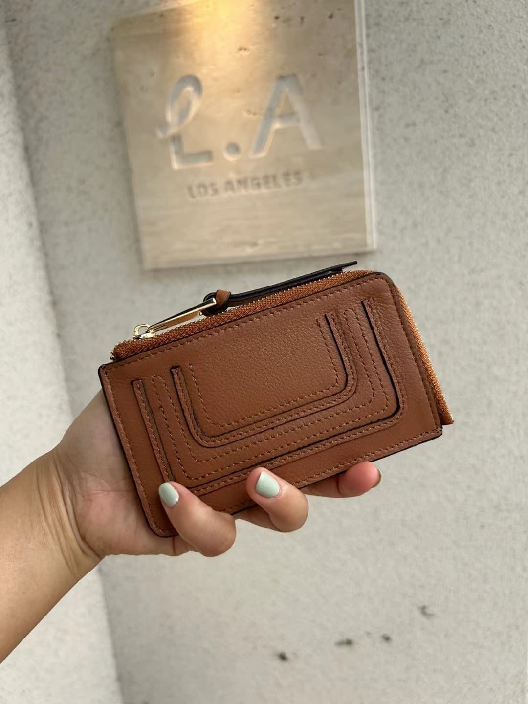 二つ折り財布 スリムなカードケース