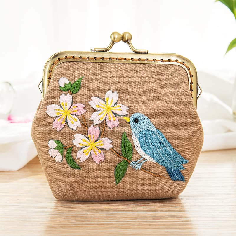 二つ折り財布 手刺繍花鳥模様がま口財布
