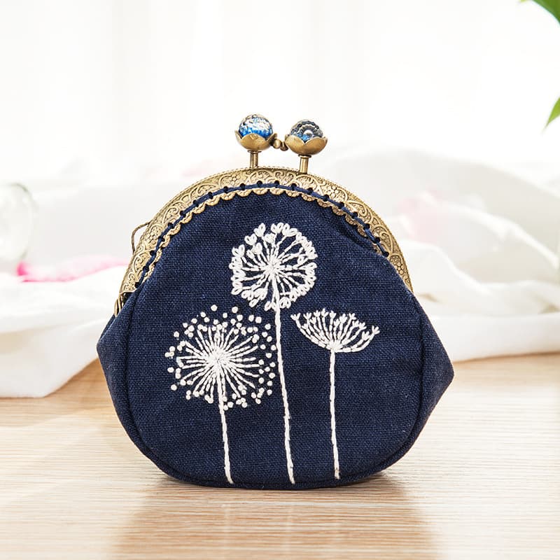 二つ折り財布 手刺繍花鳥模様がま口財布
