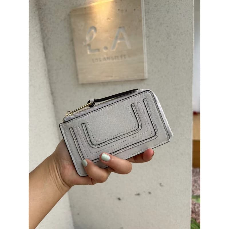 二つ折り財布 スリムなカードケース